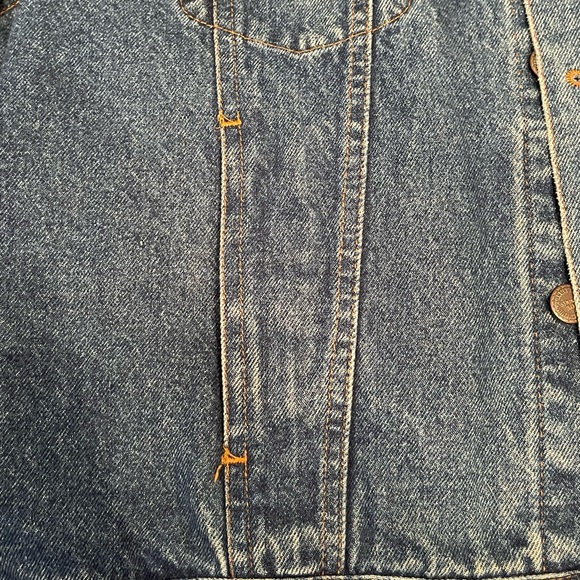 Vintage Benetton Jean Jacket. - Picture 4 of 11